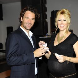 Carolina Cerezuela luce embarazo con Carlos Moyá en la gala solidaria del Chad 2012