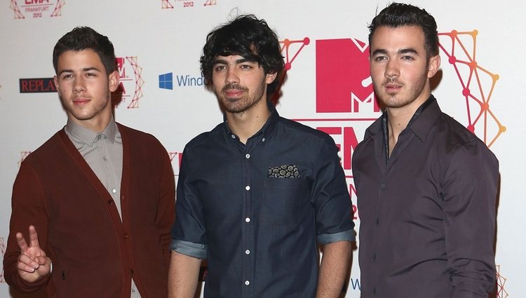 Nick Jonas, Joe Jonas y Kevin Jonas en el photocall de los MTV Europe Music Awards 2012