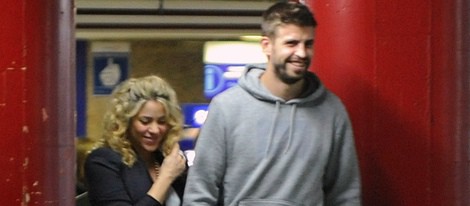 Gerard Piqué y Shakira a la salida del cine en Barcelona