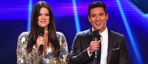 Khloe Kardashian y Mario Lopez en 'The X Factor'