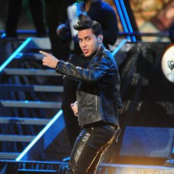 Prince Royce actuando en los Grammy Latinos 2012