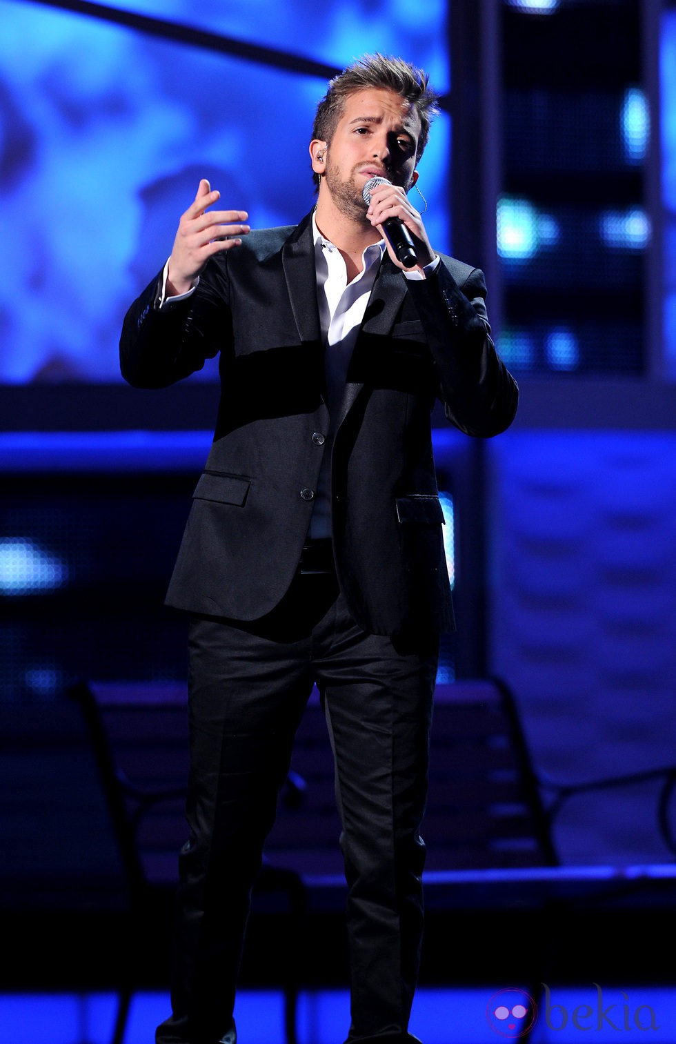 Pablo Alborán actuando en los Grammy Latinos 2012