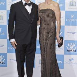 Los Príncipes Alberto y Charlene en la gala Mónaco contra el Autismo