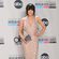 Carly Rae Jepsen con su American Music Awards 2012 a Artista Revelación del Año