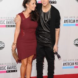 Justin Bieber y su madre Pattie Malette en los American Music Awards 2012
