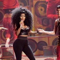 Justin Bieber y Nicki Minaj actuando en los American Music Awards 2012