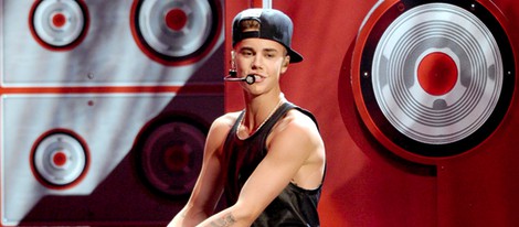 Justin Bieber durante su actuación en los American Music Awards 2012
