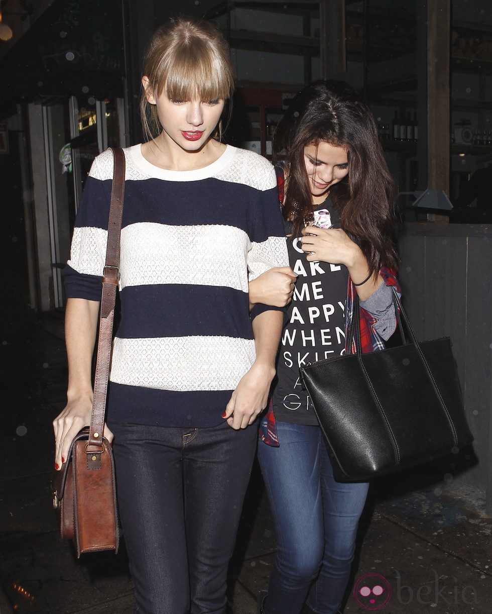 Taylor Swift y Selena Gomez salen a cenar juntas