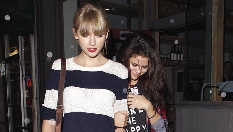 Selena Gomez y Taylor Swift comparten una noche de amigas