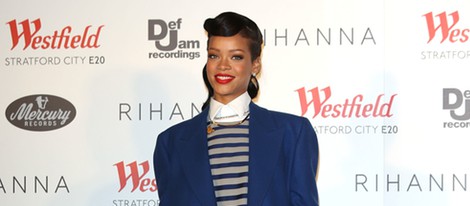 Rihanna enciende las luces de Navidad del centro comercial de Londres Westfield