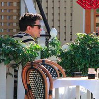 Katy Perry y John Mayer en una terraza de Santa Bárbara