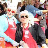 Kirk Douglas y Anne Douglas, solidarios en Acción de Gracias 2012