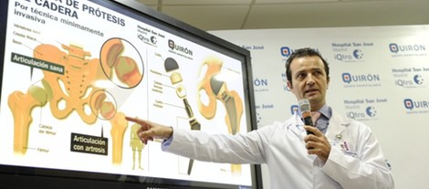 El doctor Ángel Villamor explica la operación de cadera del Rey Juan Carlos