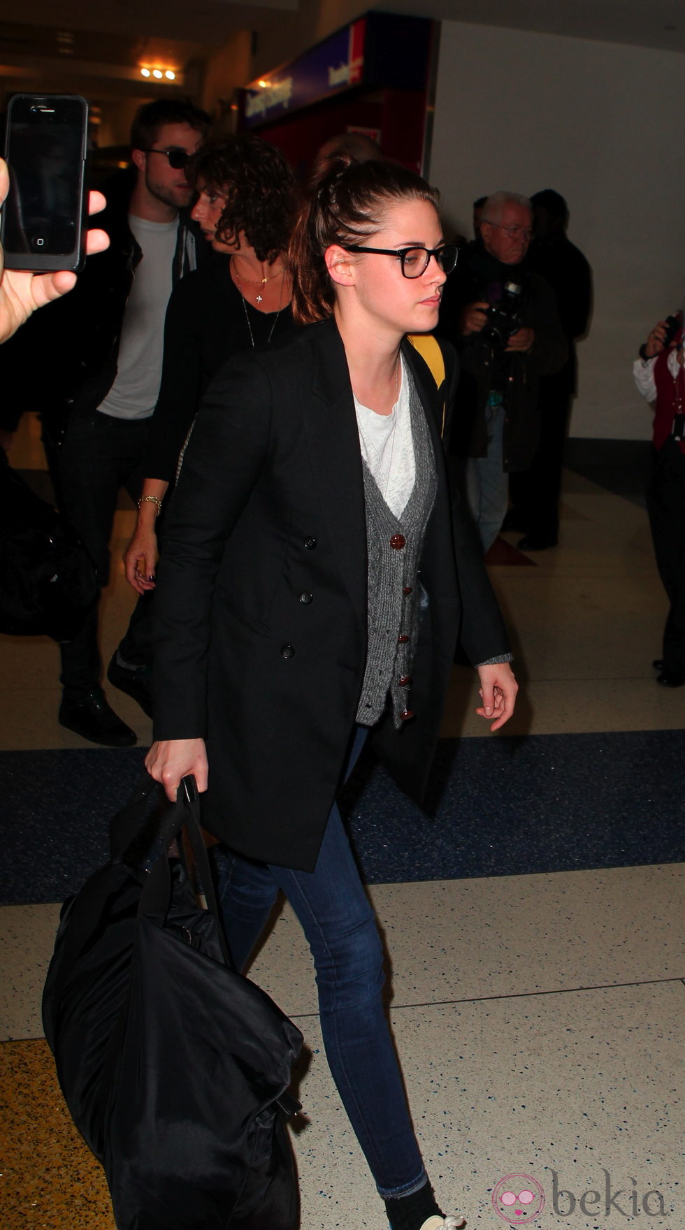 Kristen Stewart regresa con Robert Pattinson de Londres tras Acción de Gracias