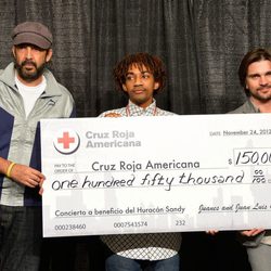 El donativo de Juanes y Juan Luis Guerra a favor de las víctimas del huracán Sandy