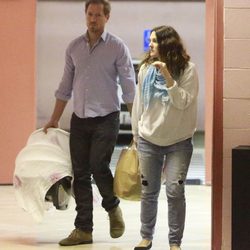 Drew Barrymore y Will Kopelman llevan a su hija Olive a una revisión médica