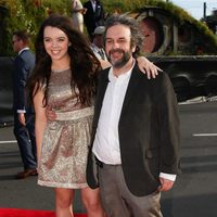 Peter Jackson y su hija Katie en el estreno de 'El Hobbit: Un viaje inesperado' en Nueva Zelanda