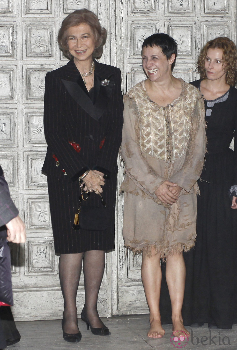La Reina Sofía y Blanca Portillo tras la representación de 'La vida es sueño'