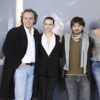 José Coronado, Aura Garrido, Oriol Paulo, Belén Rueda y Hugo Silva en la presentación de 'El cuerpo' en Madrid