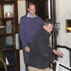 El Príncipe Guillermo visita a Kate Middleton en el hospital