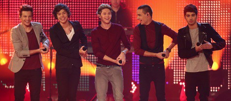 One Direction haciendo una coreografía divertida en los Premios Bambi