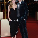 Amanda Seyfried y Eddie Redmayne en el estreno de 'Los Miserables' en Londres