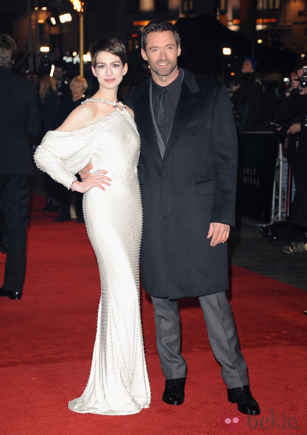 Anne Hathaway y Hugh Jackman en el estreno de 'Los Miserables' en Londres