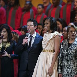 Michelle Obama y su madre cantan con Demi Lovato y Chris Mann