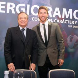 Florentino Pérez y Sergio Ramos en la presentación de 'Corazón, carácter y pasión'