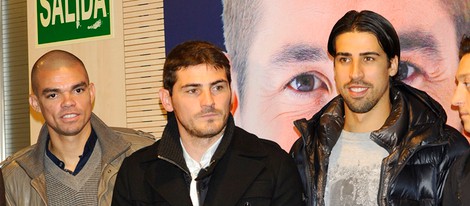 Pepe, Iker Casillas y Khedira en la presentación de 'Corazón, carácter y pasión'