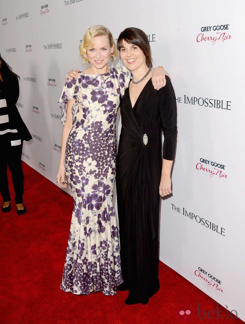 María Belon y Naomi Watts en el estreno de 'Lo imposible' en Los Ángeles
