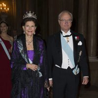 Los Reyes Carlos Gustavo y Silvia de Suecia en la cena de los Nobel 2012