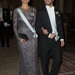 Los Príncipes Carlos Felipe y Magdalena de Suecia en la cena de los Nobel 2012