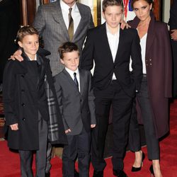 La familia Beckham en el estreno del musical 'Viva Forever!'