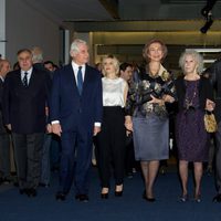 La Reina, Alfonso Díez, la Duquesa de Alba y sus hijos y Genoveva Casanova en la exposición 'El Legado Casa de Alba'