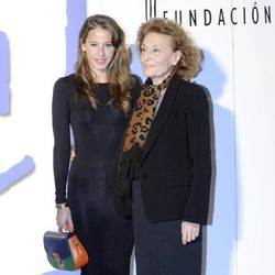Irene Escolar y Julia Gutiérrez Caba en los Premios Actúa 2012