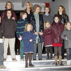 La Reina Sofía, las Infantas Elena y Cristina, la Princesa Letizia y sus hijos en el musical 'Sonrisas y lágrimas'