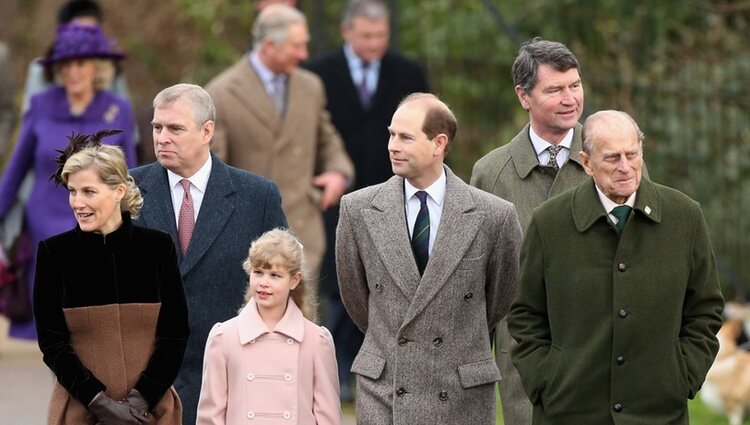 El Duque de Edimburgo, los Condes de Wessex y el Duque de York en la Misa de Navidad en Sandringham