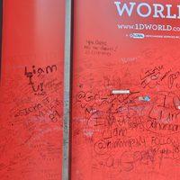 Firmas de fans de One Direction en '1D World' de Nueva York