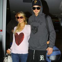 River Viiperi y Paris Hilton vuelven de sus vacaciones a Los Ángeles