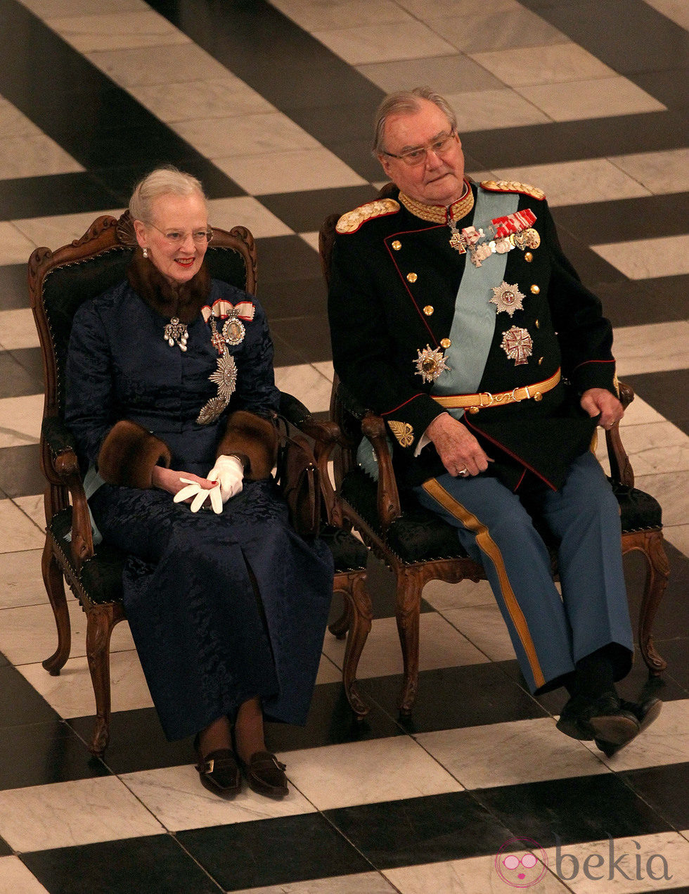La Reina Margarita y Enrique de Dinamarca en una recepción de año nuevo