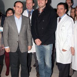 Iker Casillas visita el hospital Rey Juan Carlos de Móstoles