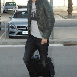 Gerard Piqué en el aeropuerto de Barcelona rumbo a la entrega del Balón de Oro 2012