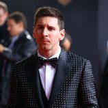 Leo Messi con un traje de lunares en la entrega del Balón de Oro 2012