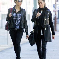 Pilar Rubio y Vania Millán paseando por Madrid