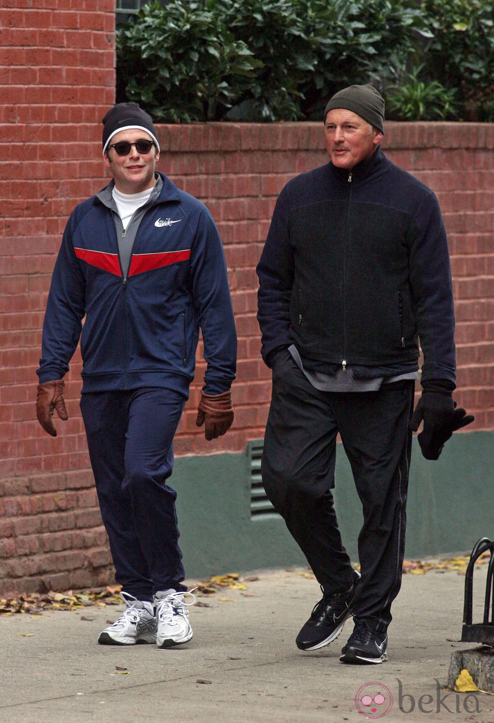 Matthew Broderick y Victor Garber paseando por West Village en New York