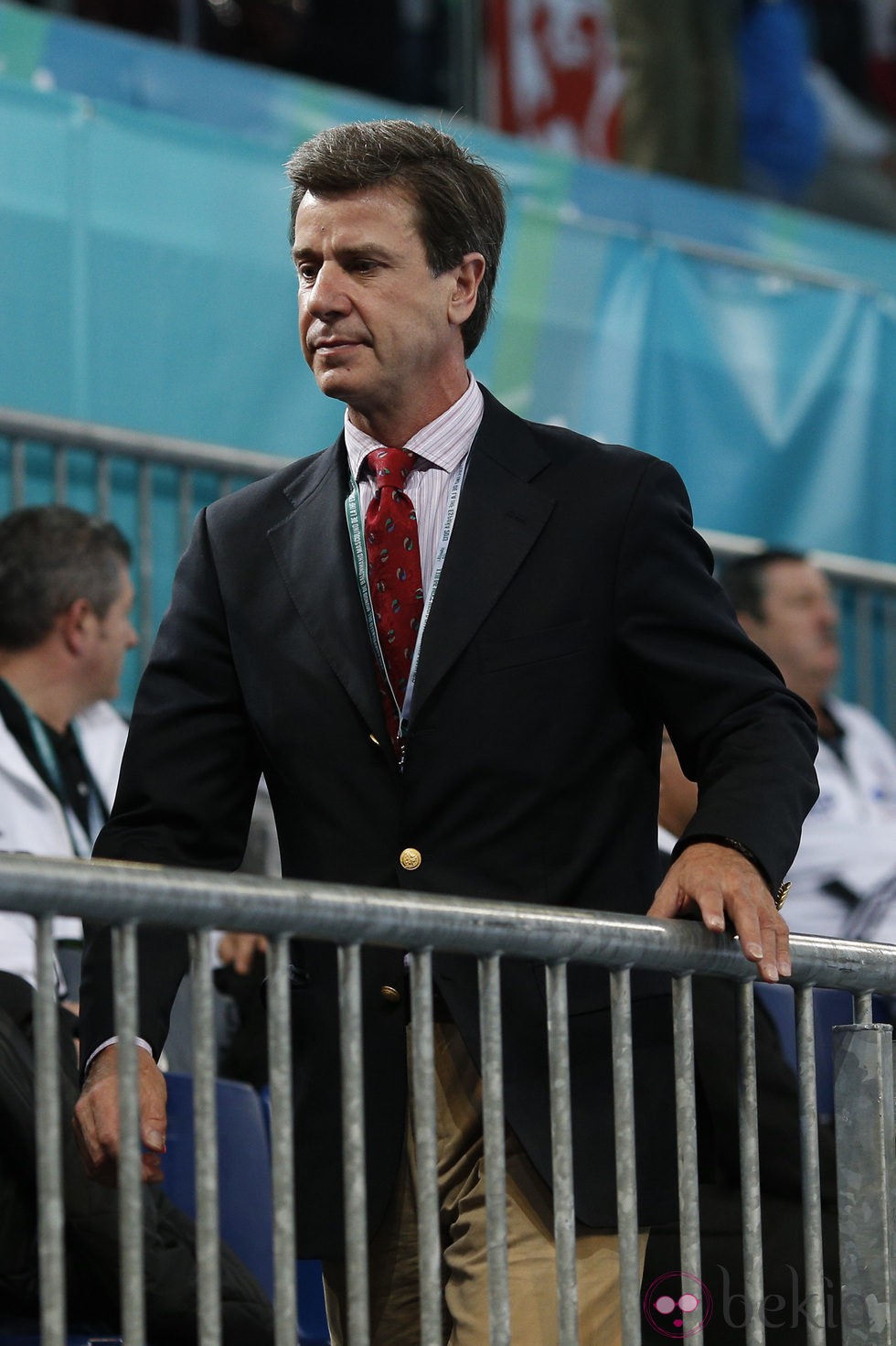 Cayetano Martínez de Irujo en el partido de balonmano España-Hungría