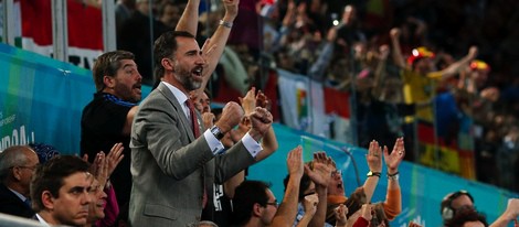 El Príncipe Felipe en el partido de balonmano España-Hungría