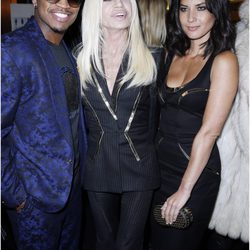Ne-Yo, Donatella Versace y Olivia Munn en la Semana de la Moda de París otoño/invierno 2013/2014