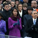 Barack Obama con su mujer y sus hijas en su toma de posesión